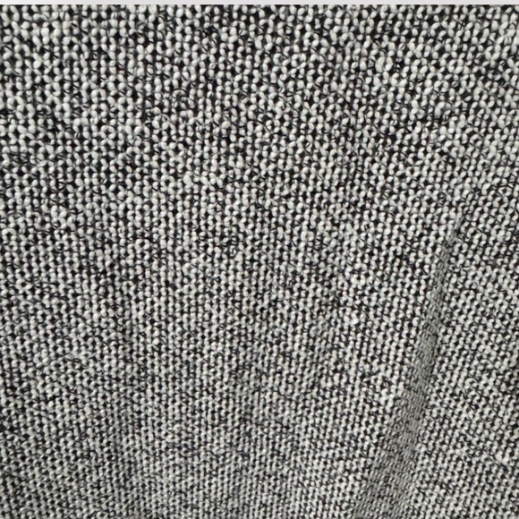 Stylish Gray Knit Sweater with Textured Hem - Picture 6 of 7